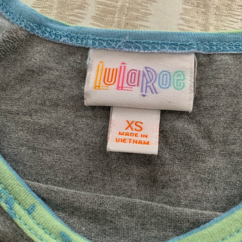 LuLaRoe Randy Top - Picture 3 of 3